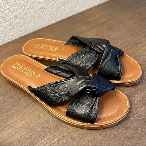 Bella Vita black leather criss cross flat sandals women’s size 8 interwoven - Picture 1 of 8